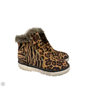 Boots Ankle Flats By Charming Charlie In Animal Print, Size: 8