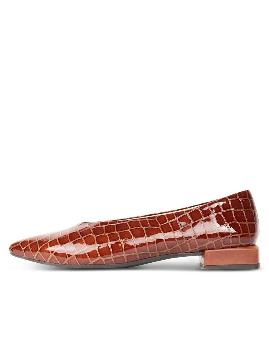 Capri Pointed Toe Flat