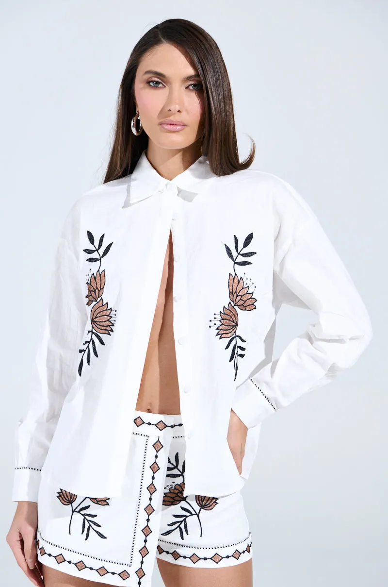 EMBROIDERED FLOWER LINEN BUTTON UP