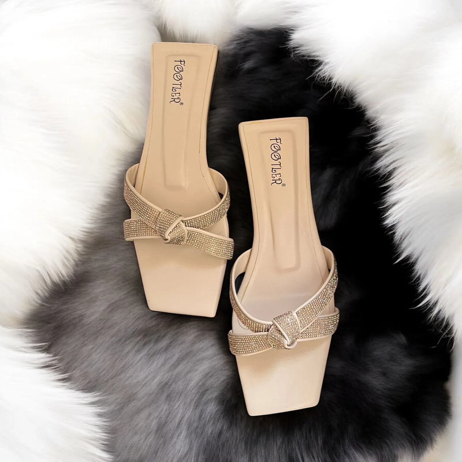 FANCY BOW FLATS