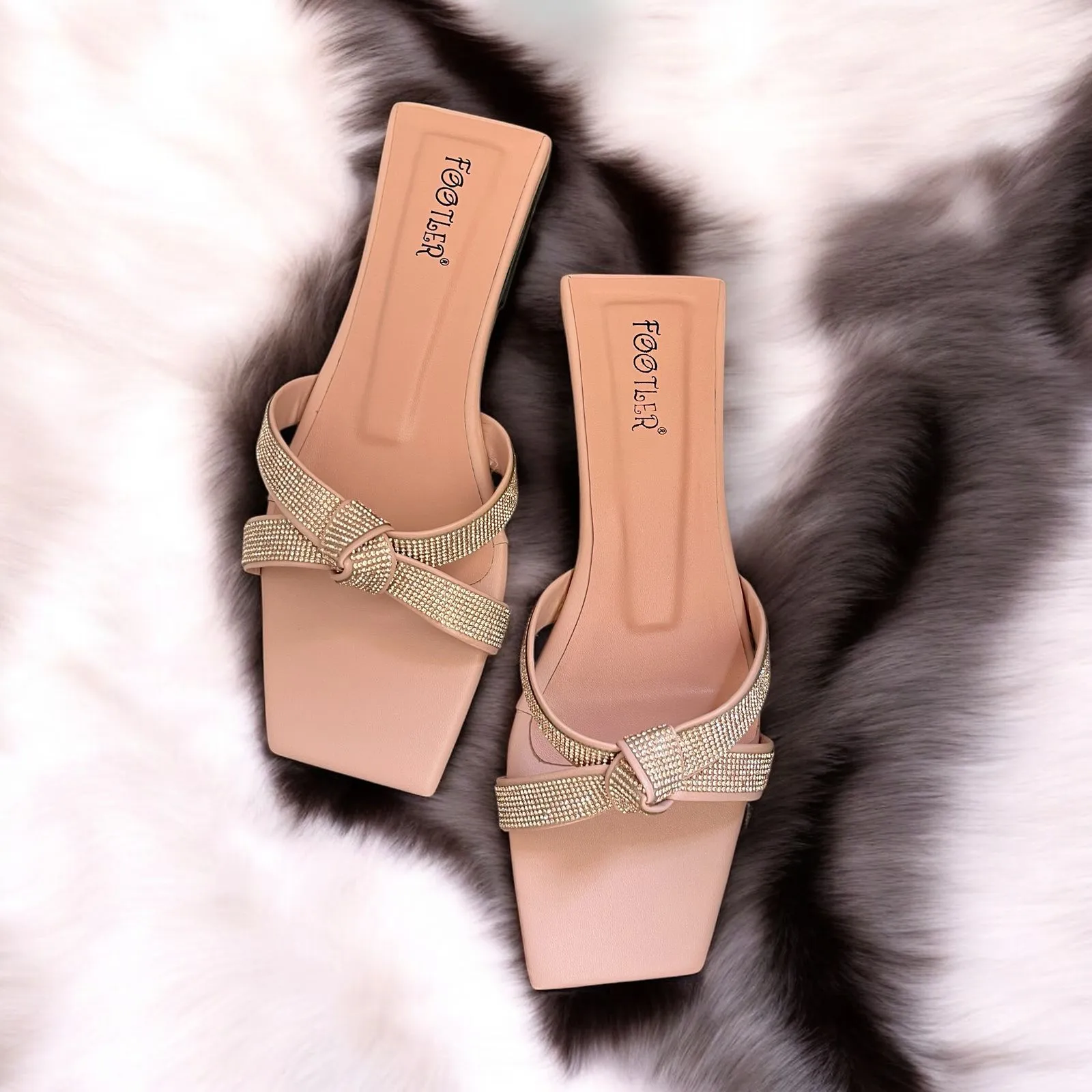 FANCY BOW FLATS
