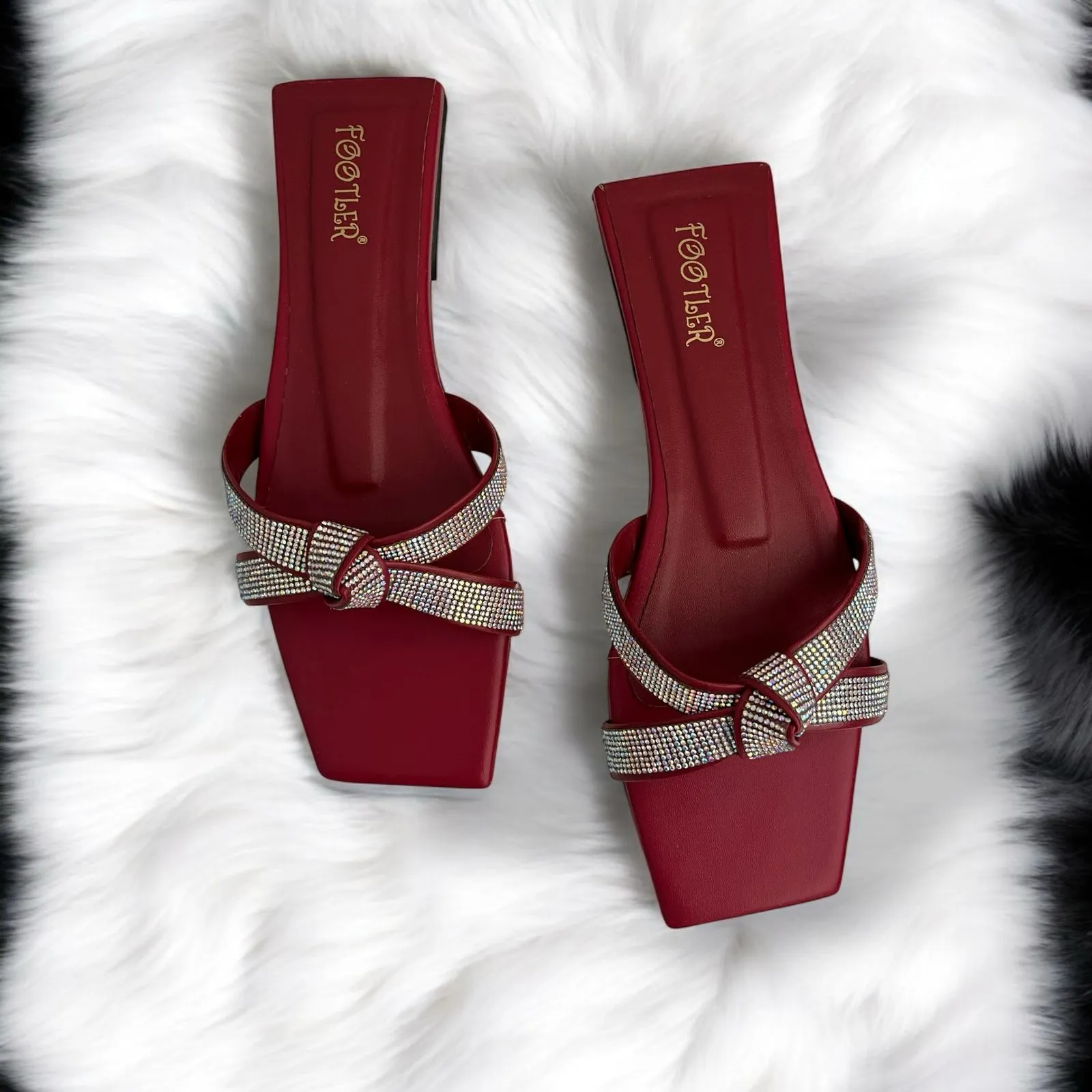 FANCY BOW FLATS