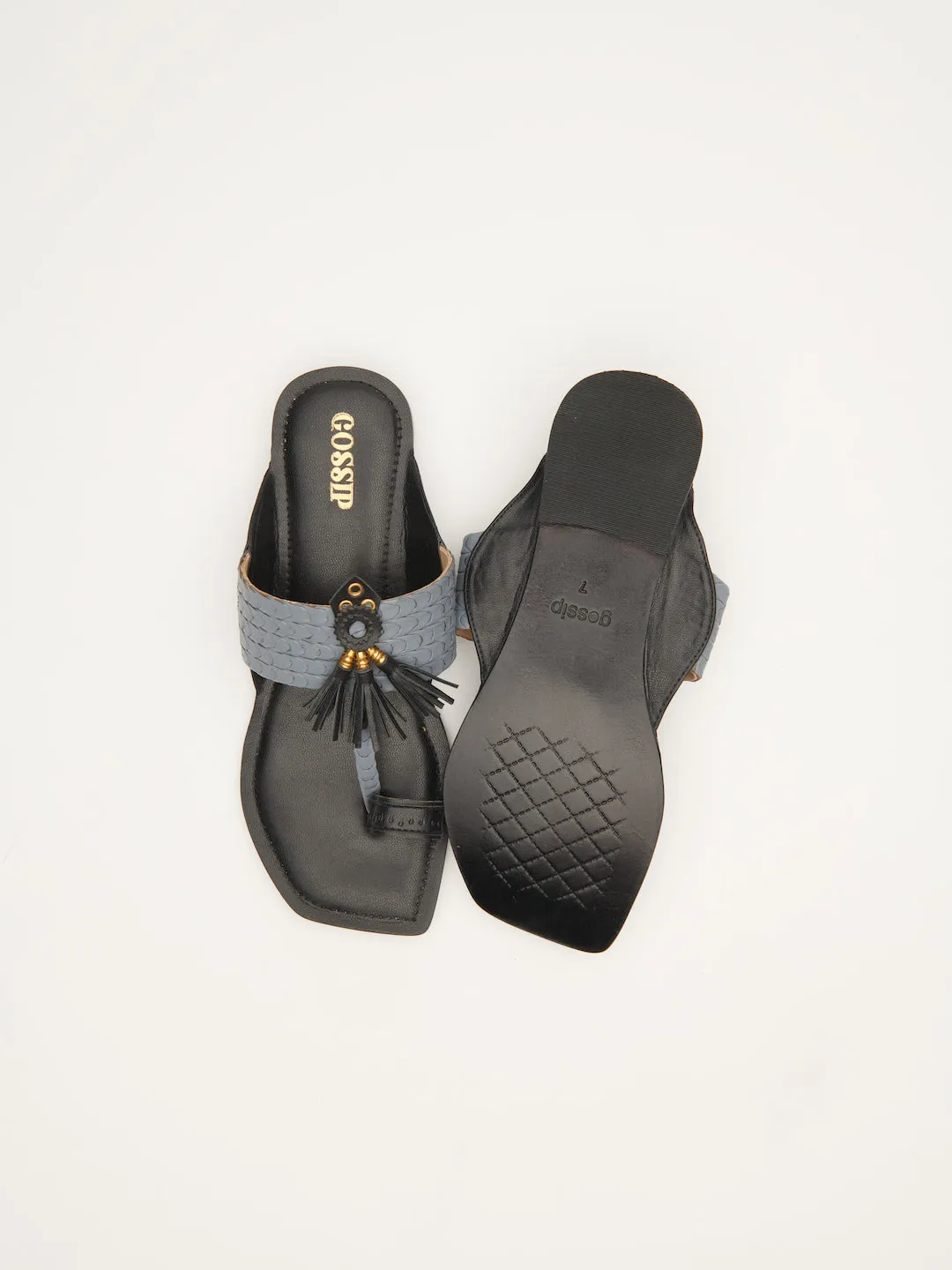 INTERLACED TASSEL KOHLAPURI