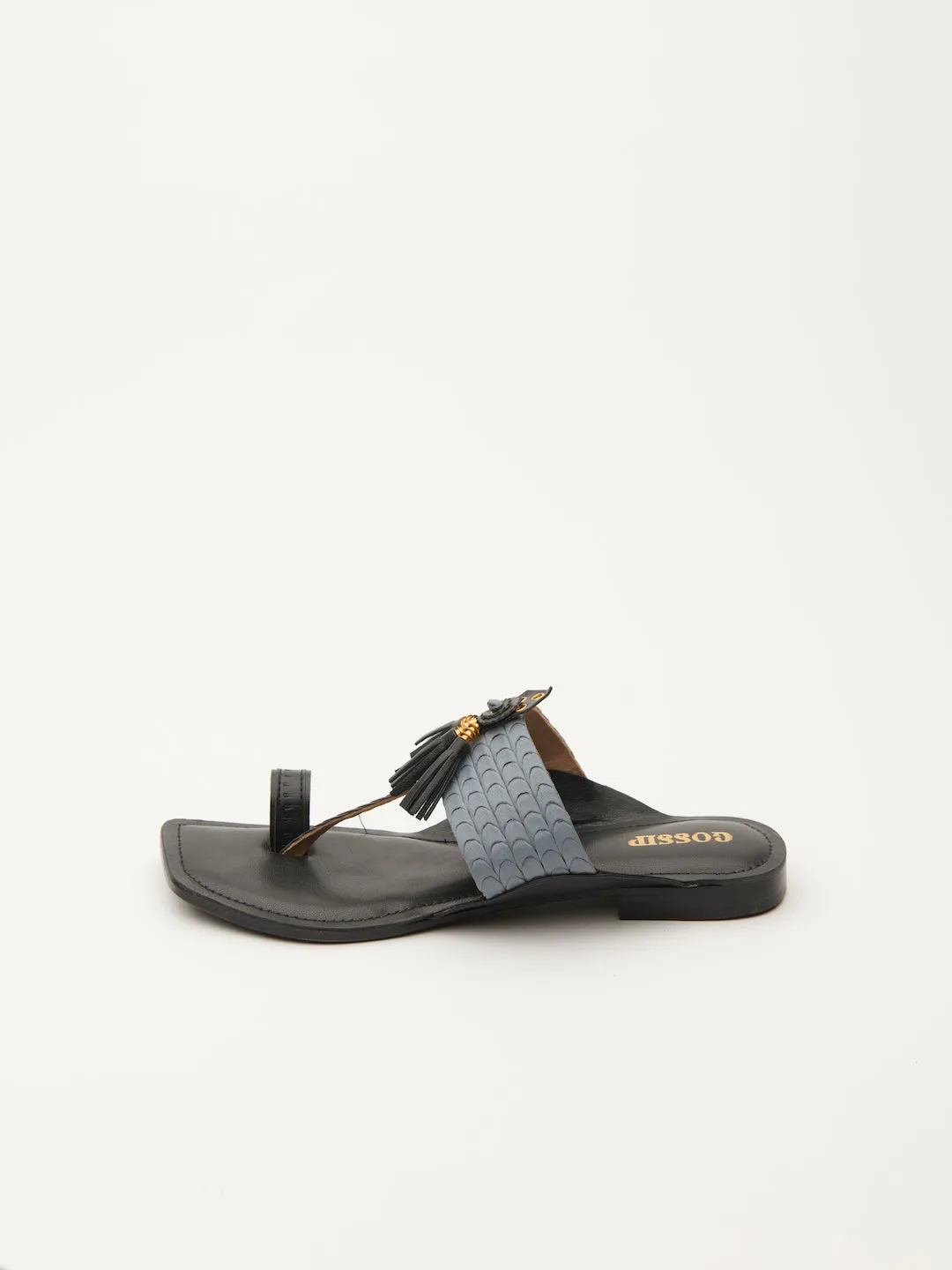 INTERLACED TASSEL KOHLAPURI
