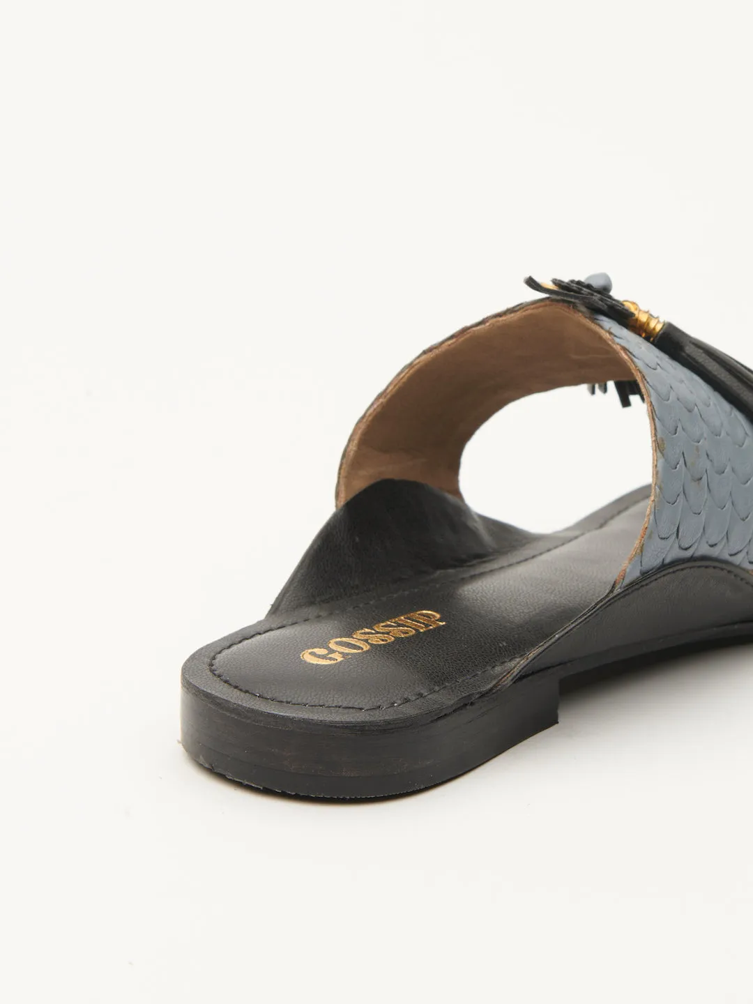 INTERLACED TASSEL KOHLAPURI