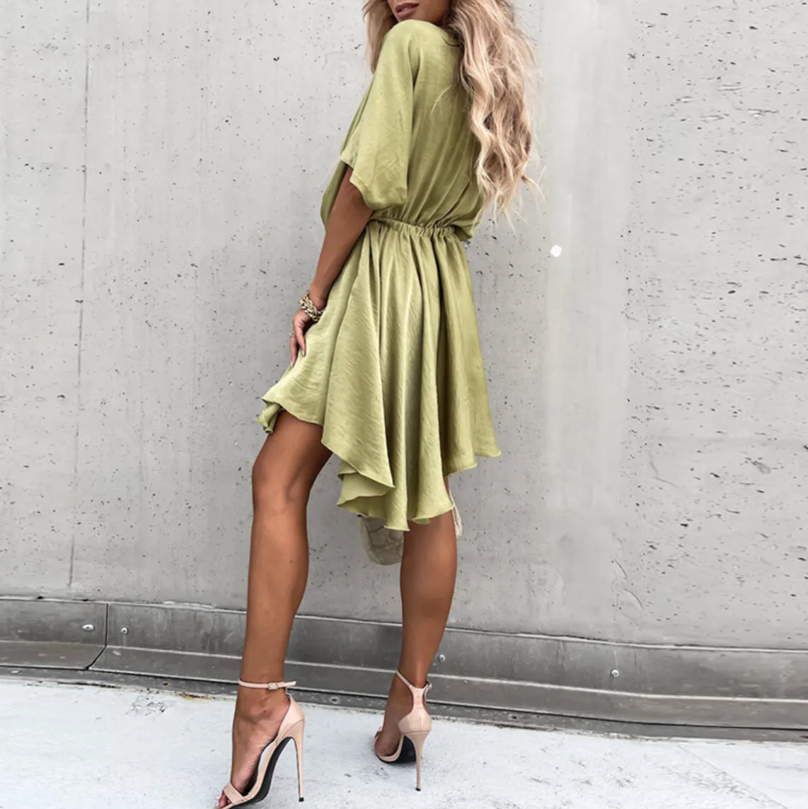 Kiana - Chic Flowy Mini Dress