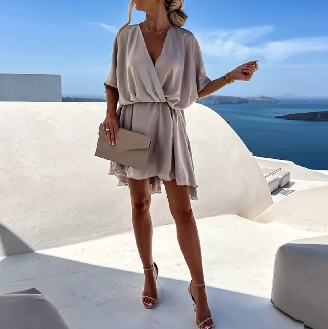 Kiana - Chic Flowy Mini Dress
