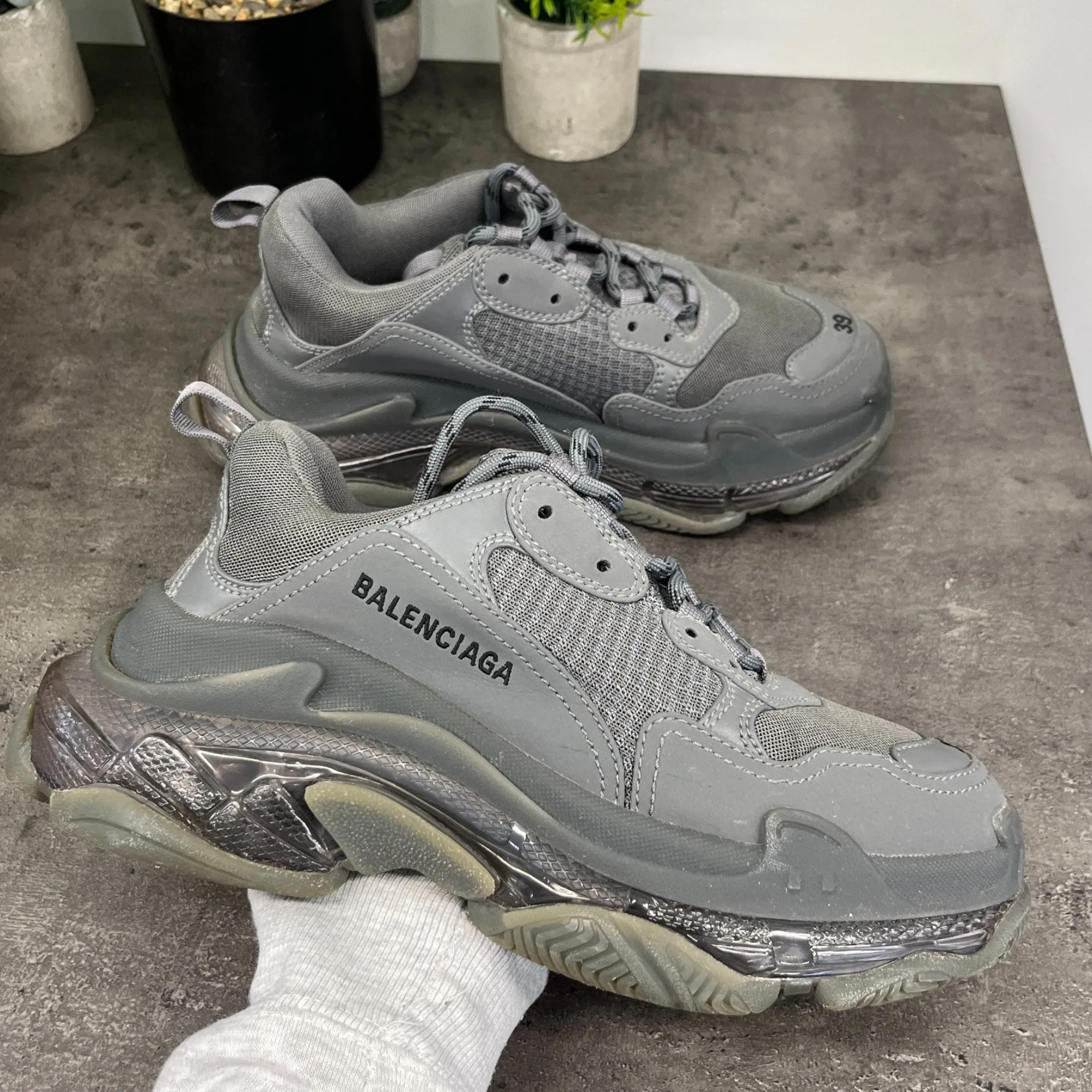 Men's Triple S Low Trainers Charcoal Size EU 39 / UK 5