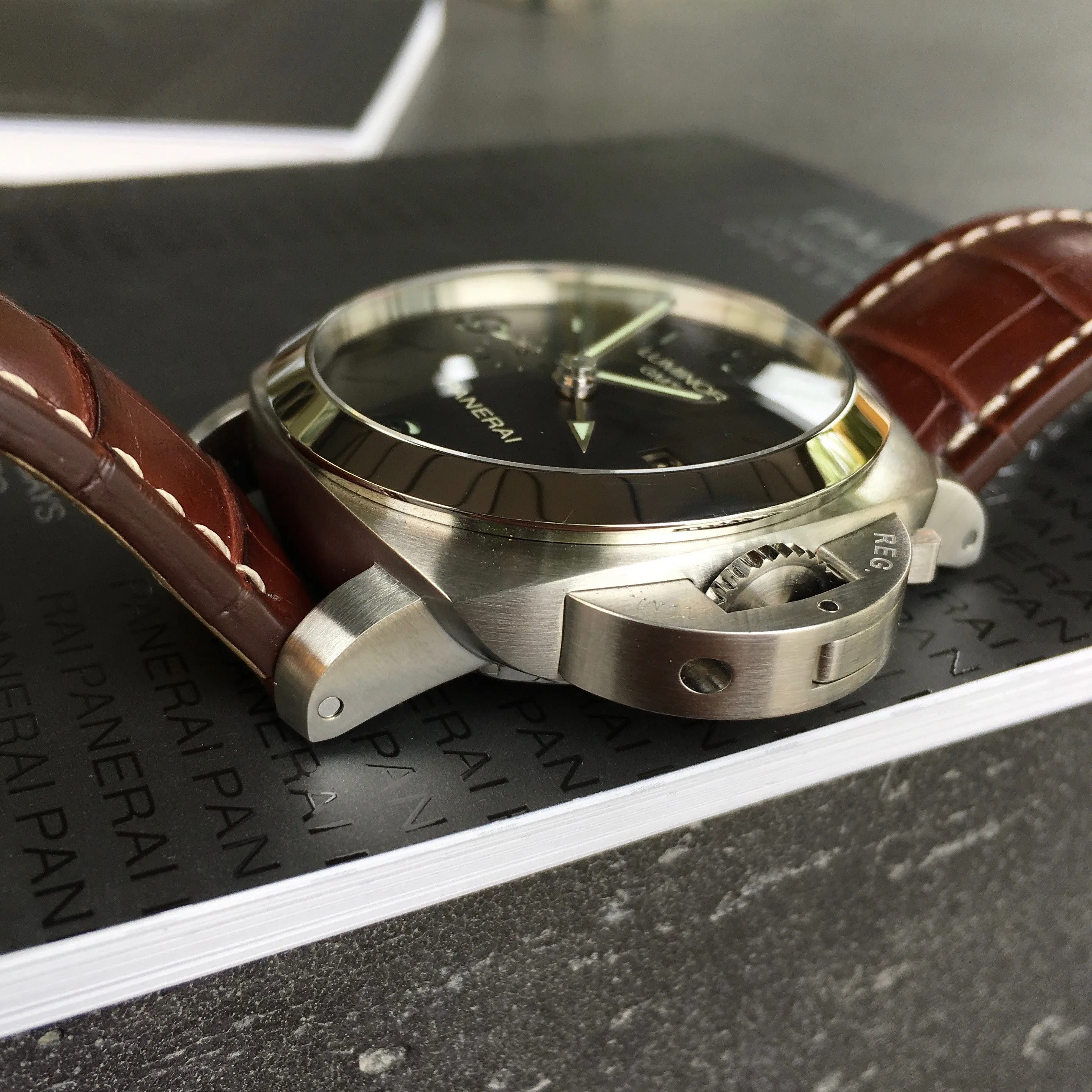 Panerai Luminor 1950 PAM 320 44mm 3 Days GMT Power Reserve Brown Wristwatch Box & Papers
