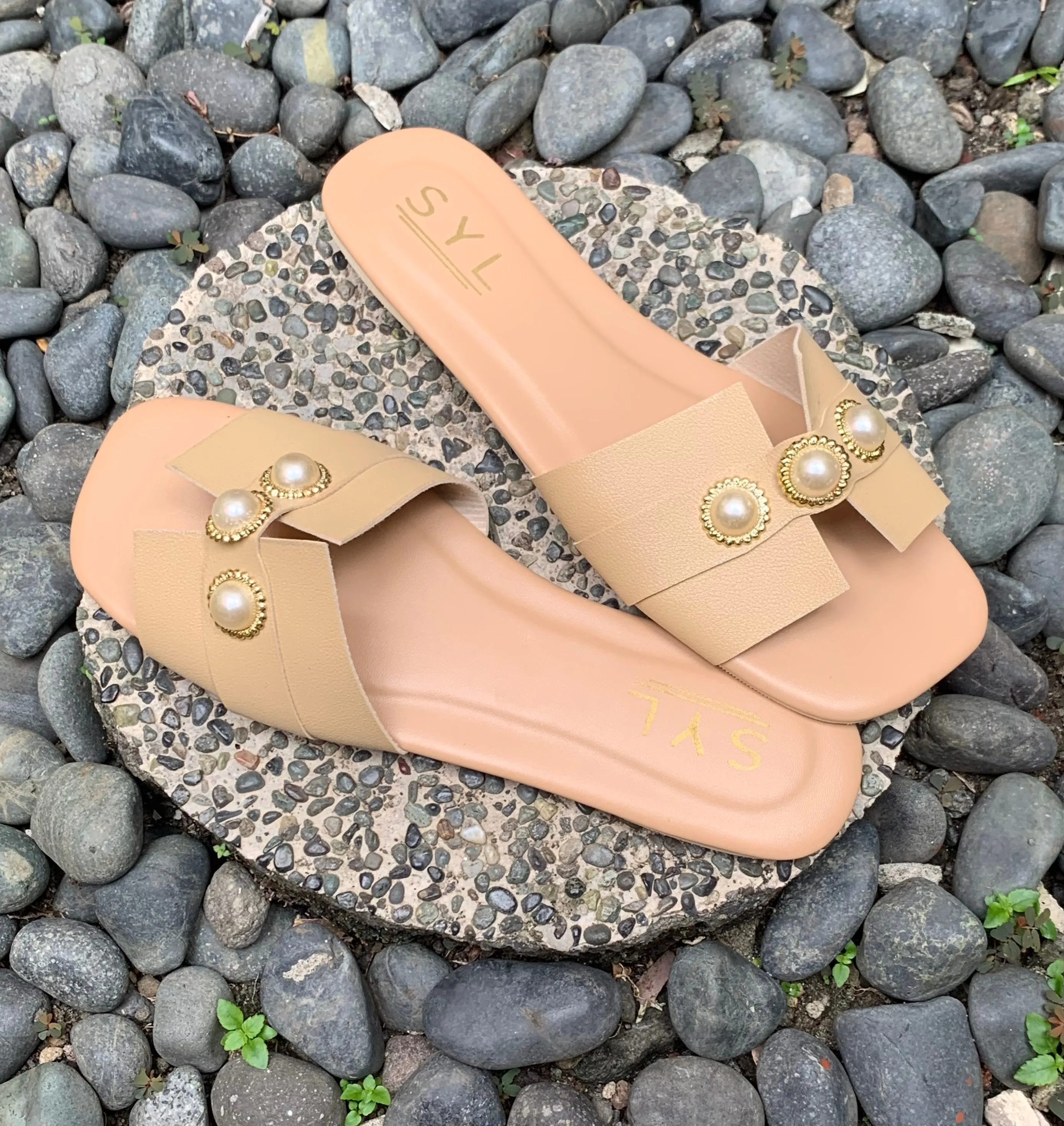 PEARL flats by SYL