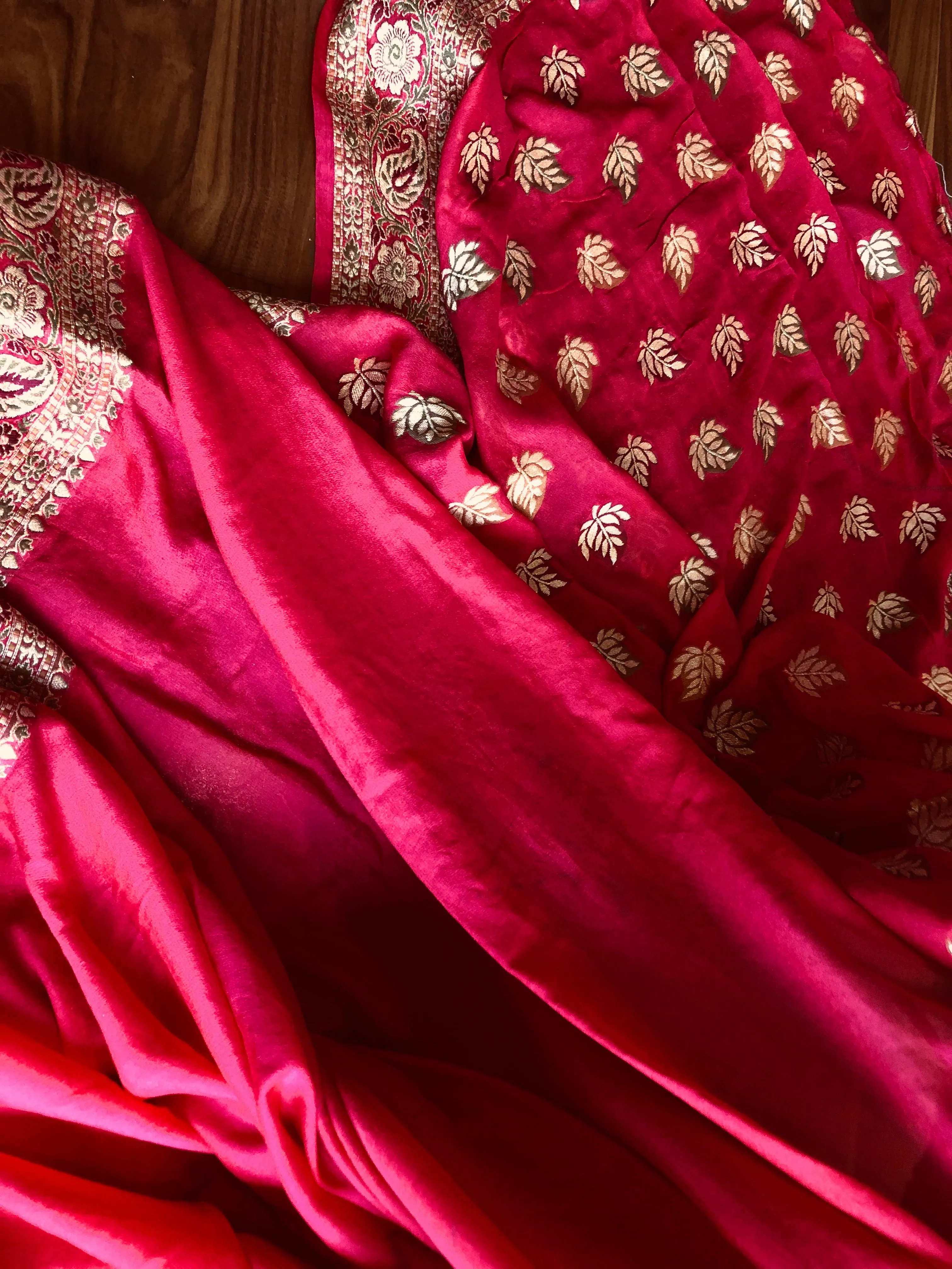 Red Pure Banarasi meenakari saree ( Delivery Timelines 12-15 days)