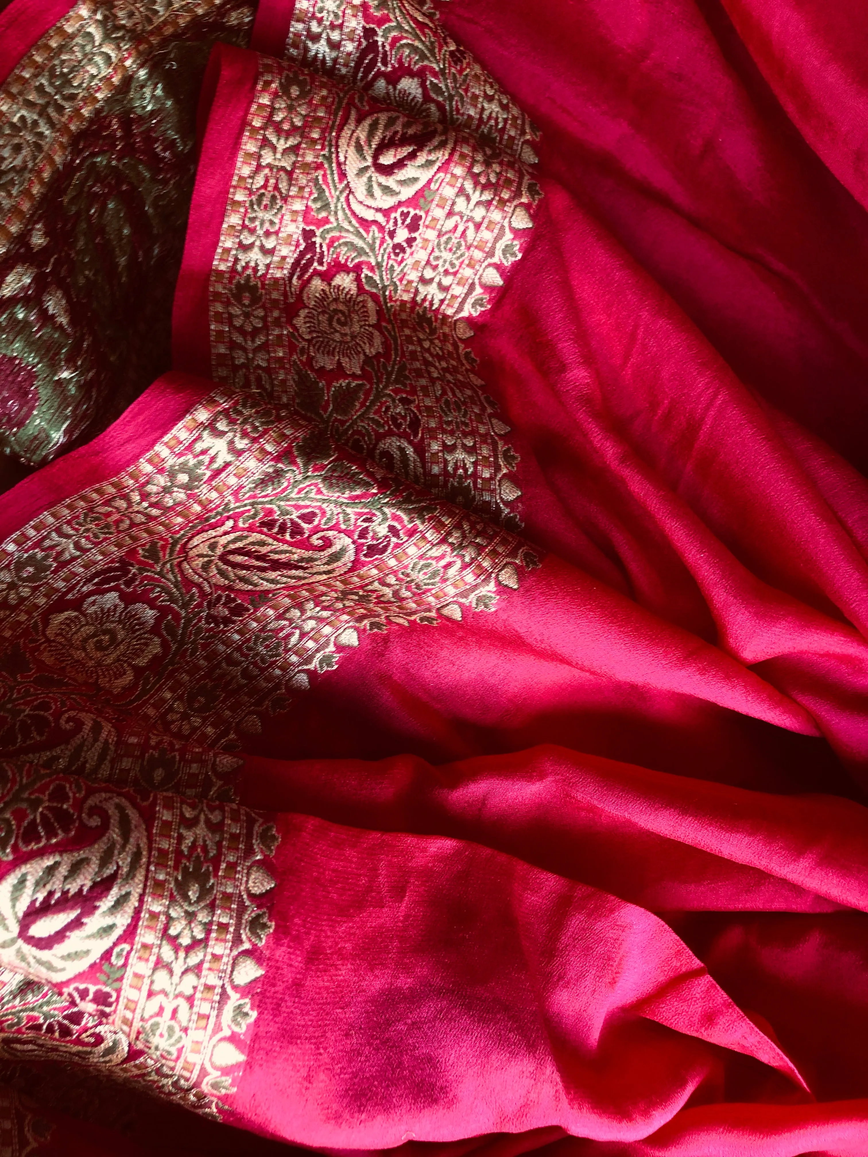 Red Pure Banarasi meenakari saree ( Delivery Timelines 12-15 days)