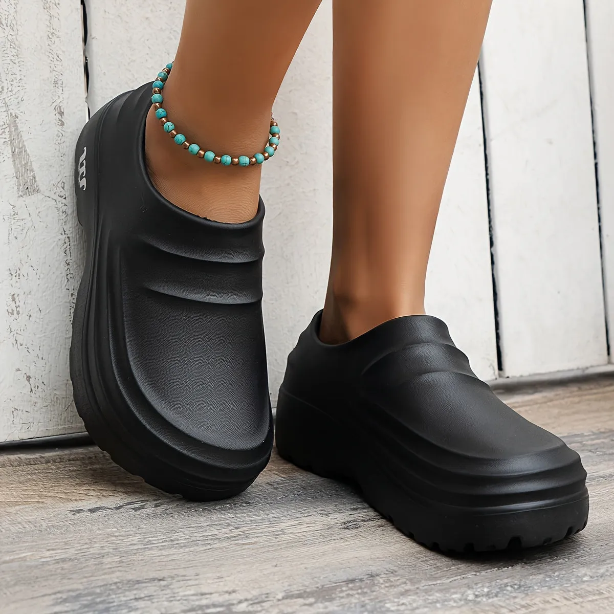 Sienna - Elegante slip on træsko med slidstærk sål og let design