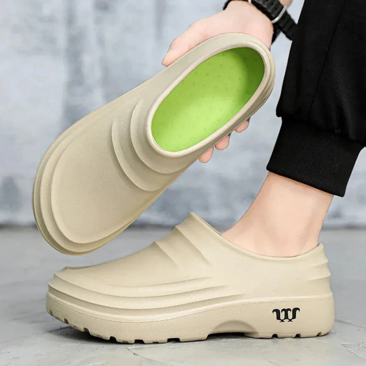 Sienna - Elegante slip on træsko med slidstærk sål og let design