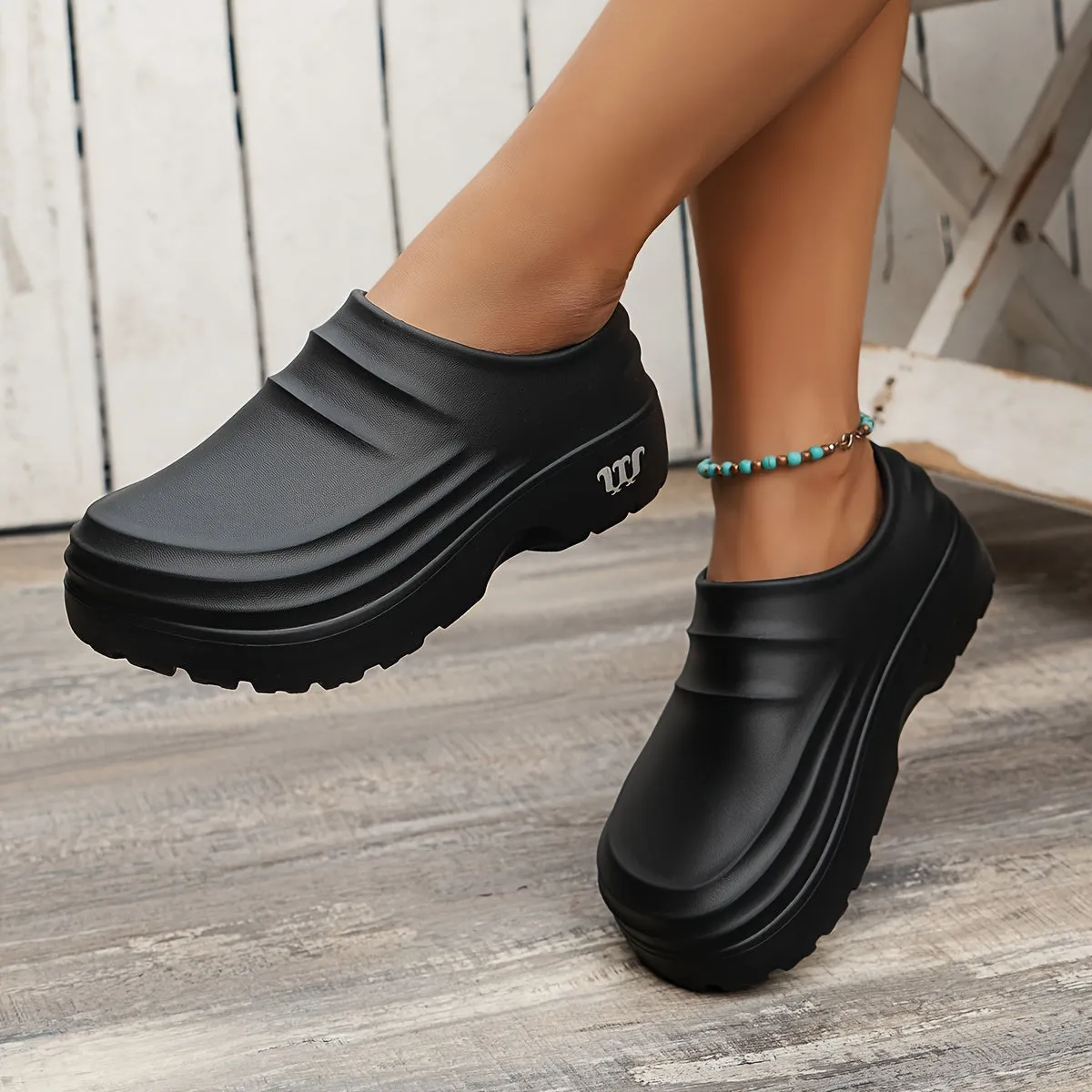 Sienna - Elegante slip on træsko med slidstærk sål og let design