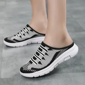 Soft flat shoes with a round toe