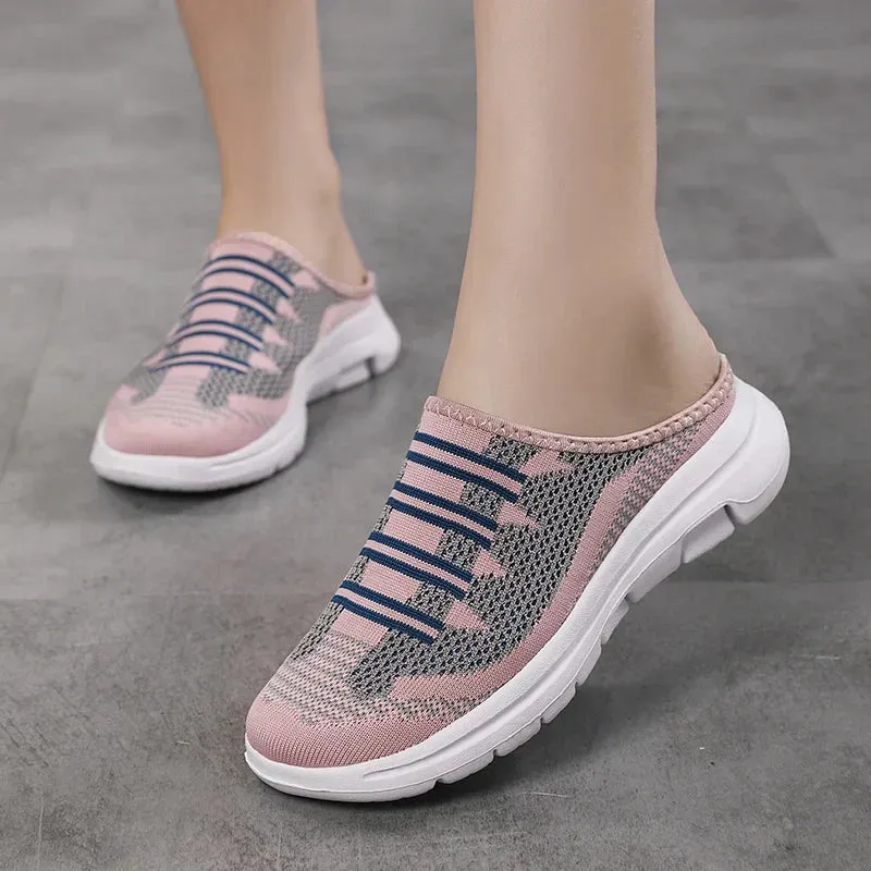 Soft flat shoes with a round toe