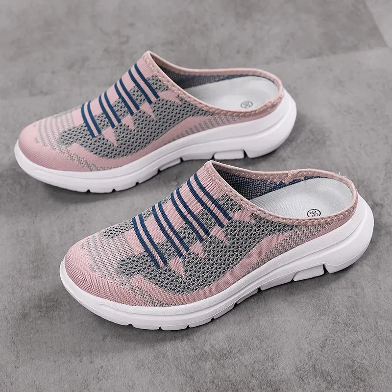 Soft flat shoes with a round toe