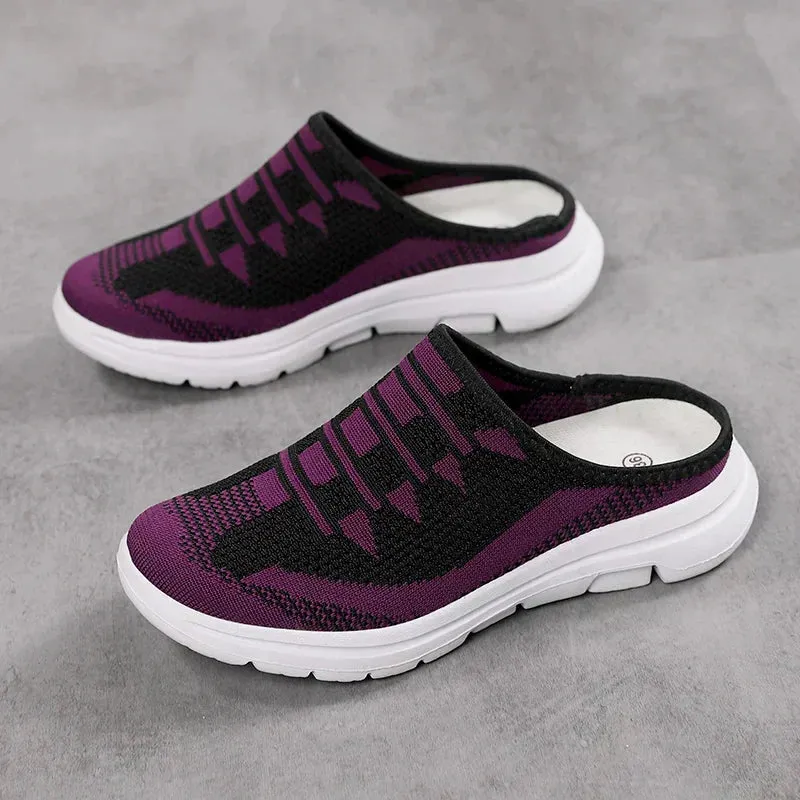 Soft flat shoes with a round toe