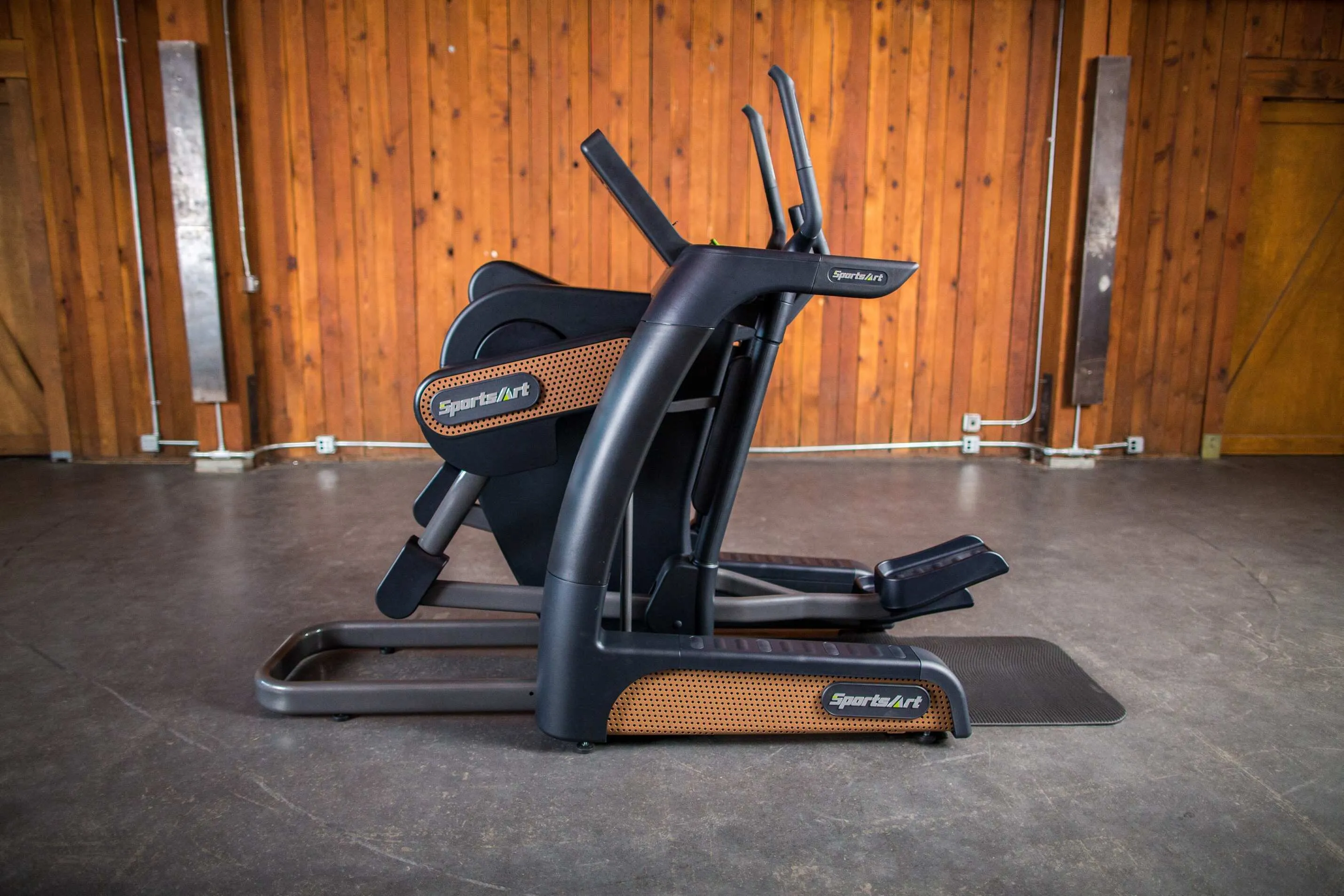 SportsArt Verso Status Eco-Natural Cross Trainer V886-1