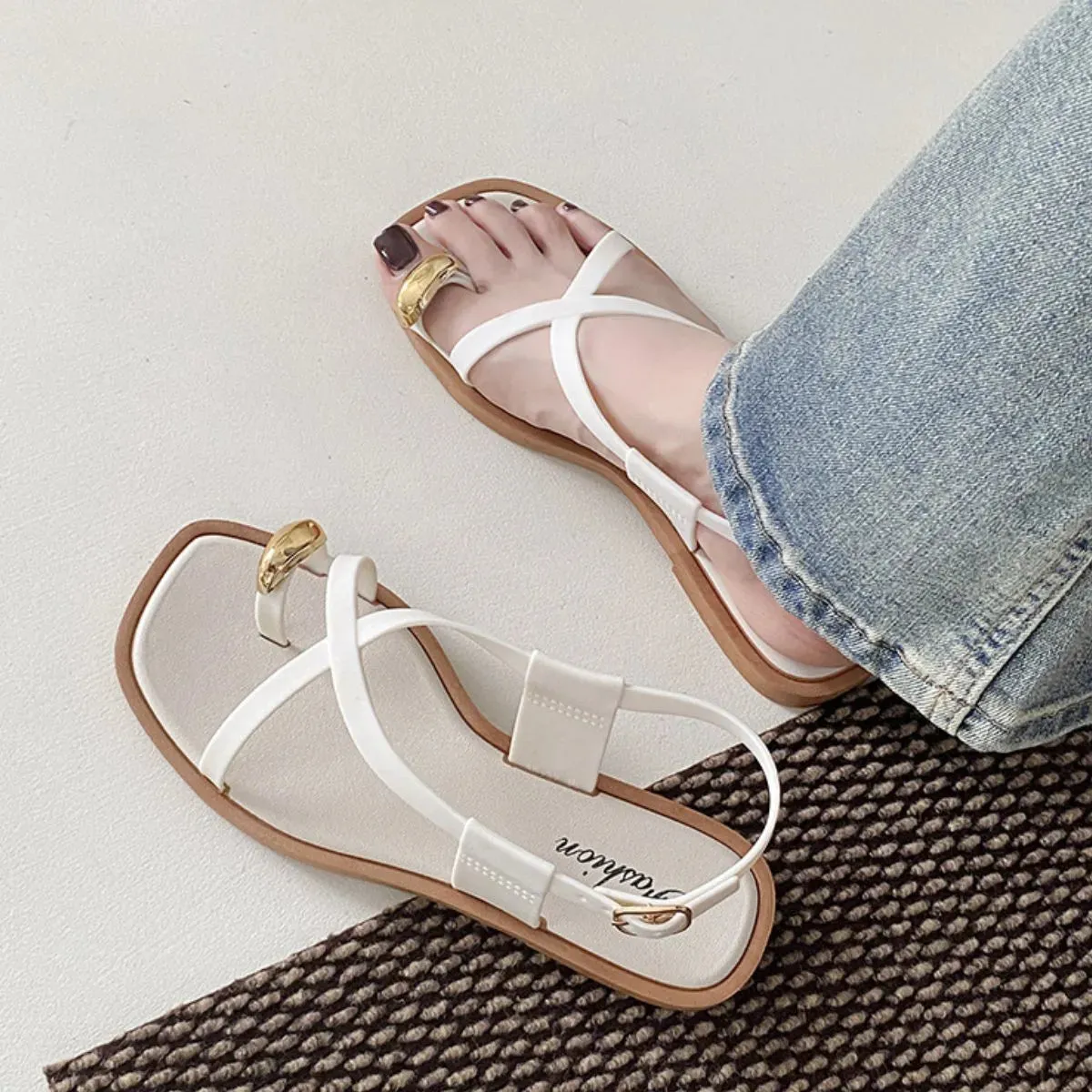 Square open Toe Loop Flat Sandals