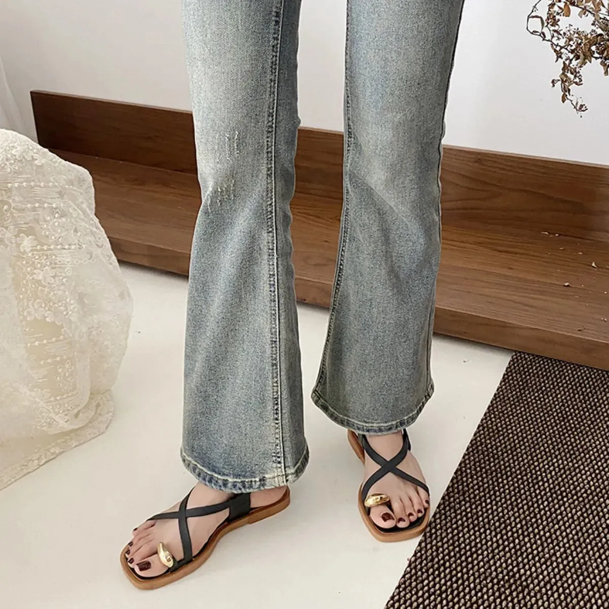 Square open Toe Loop Flat Sandals