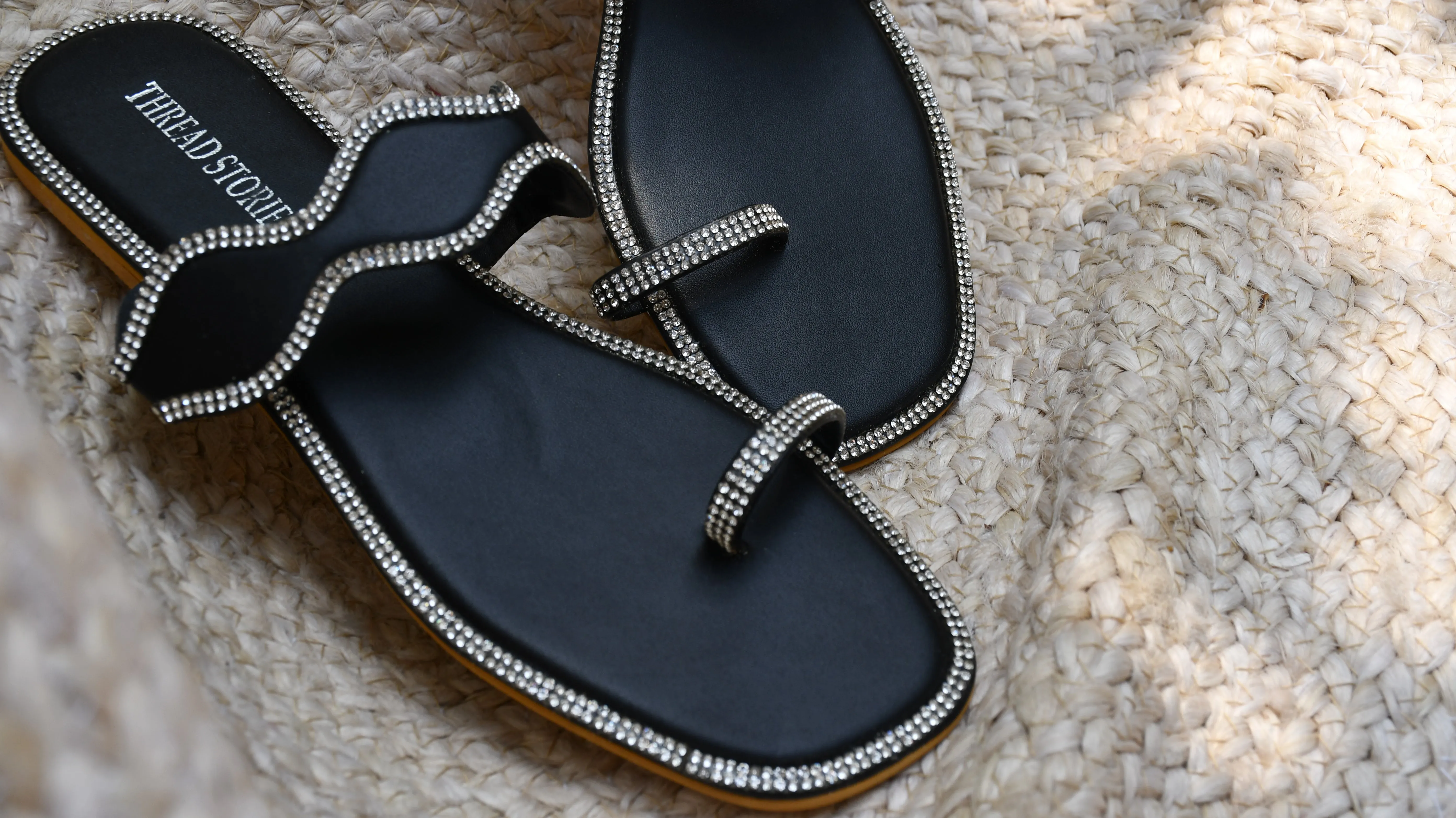 Wavy (Black)- Sample