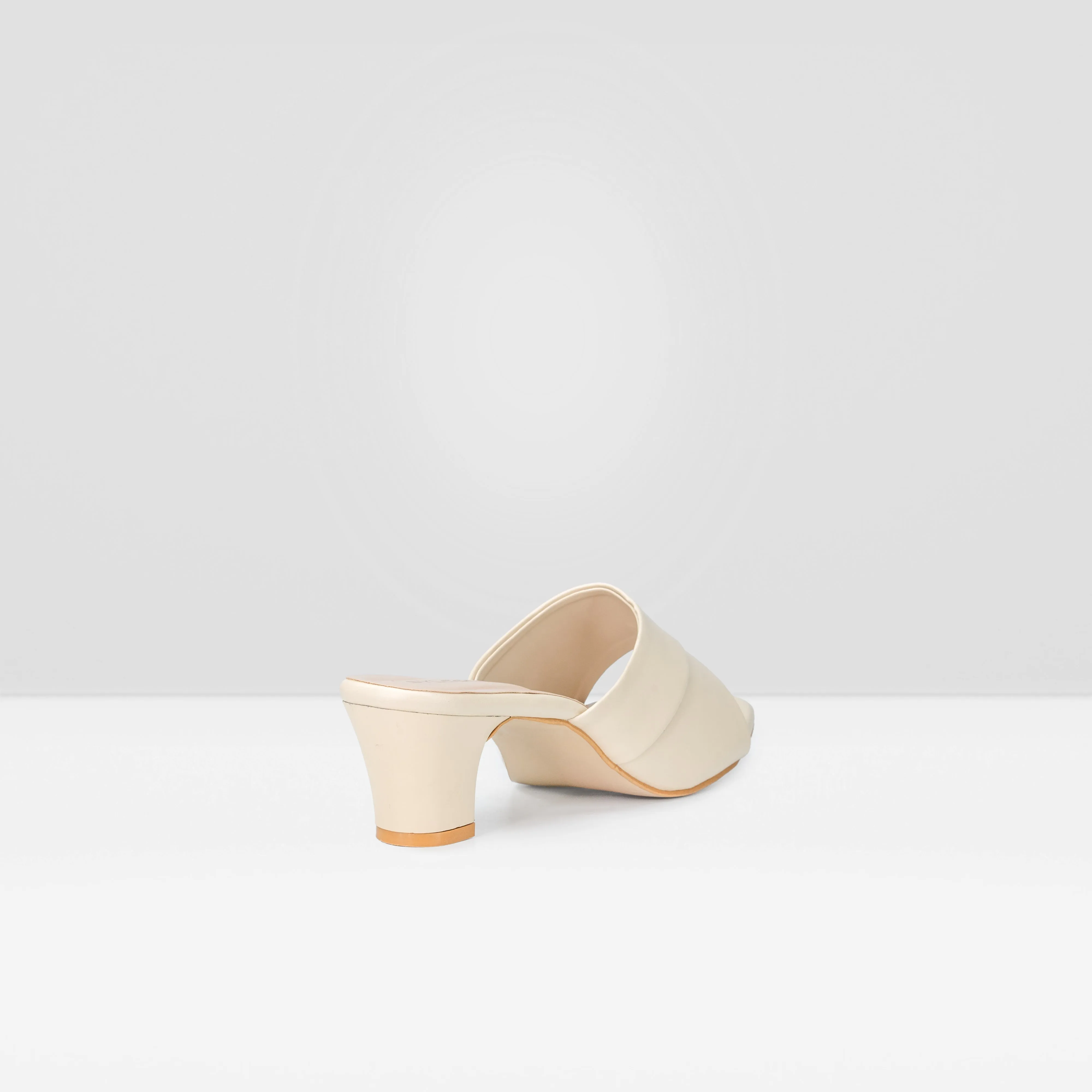 WOMENS BEIGE OPEN TOE BLOCK HEELS CHAPPALS/SANDALS