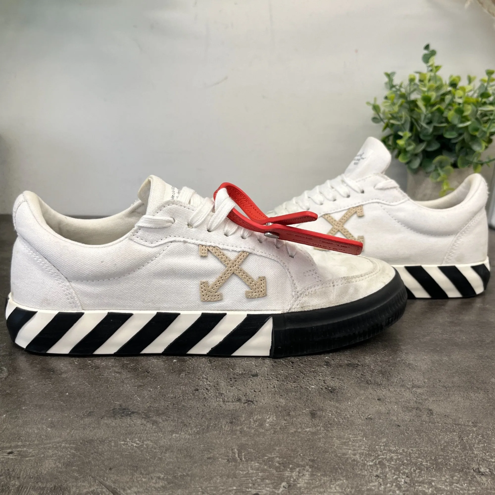 Women's Vulcanised Low Trainers White Size EU 41 / UK 8