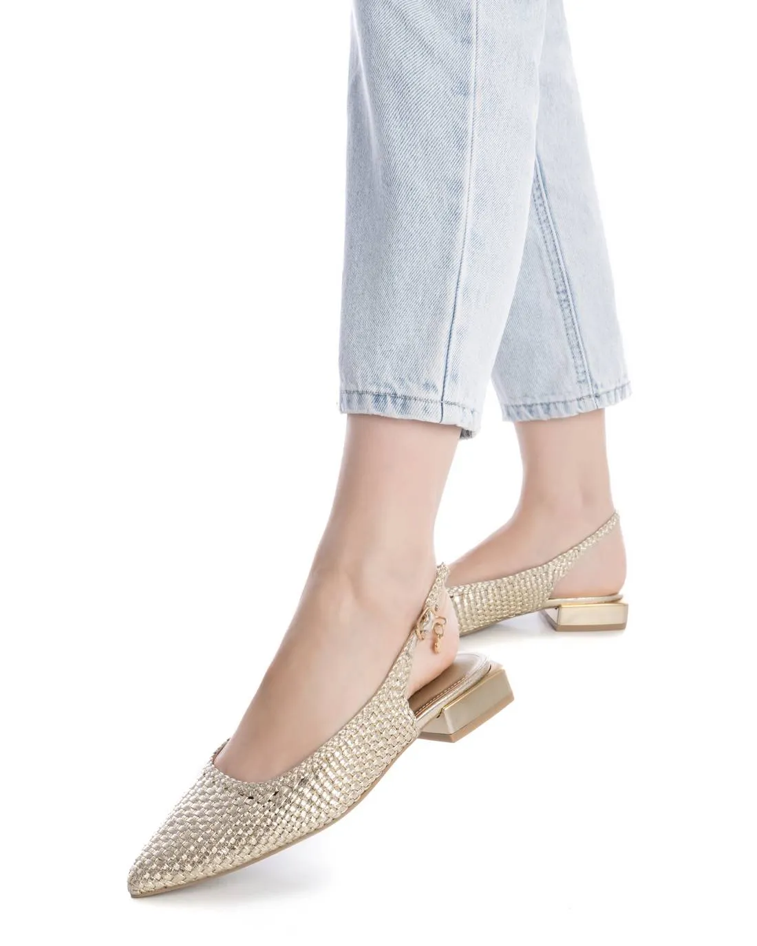 XTI Women's pointy toe flats 143794